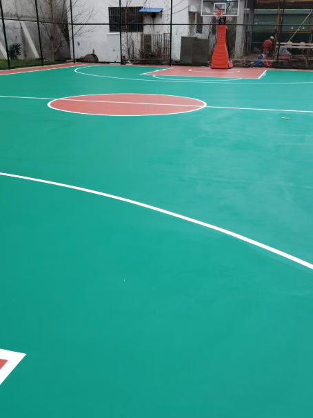 潭门镇 球场长期使用易出现地面开裂